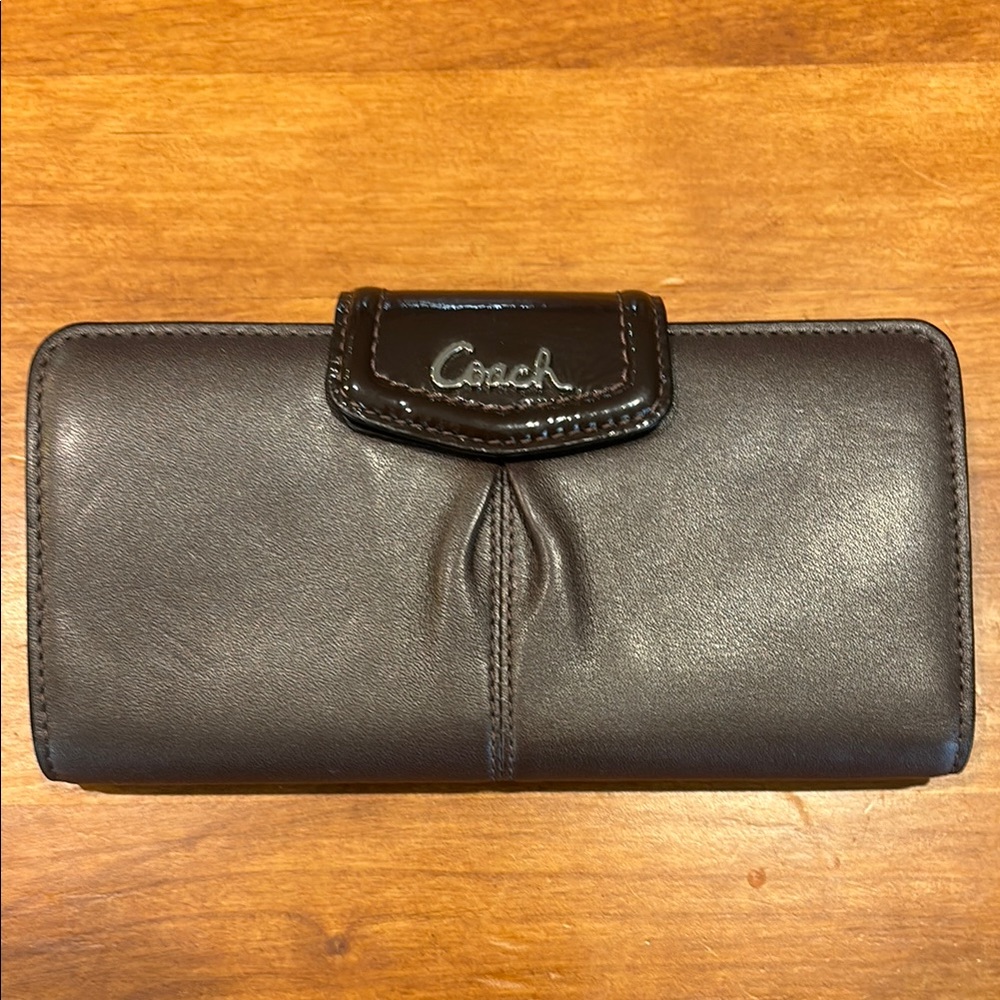 COACH Brown Leather Wallet Snap Closure Patent Leather Detailing Silver Logo 🤎